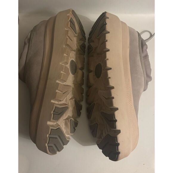 UGG Tasman Weather Hybrid Sise 8 ~ Grey ~ Excellent main image 4